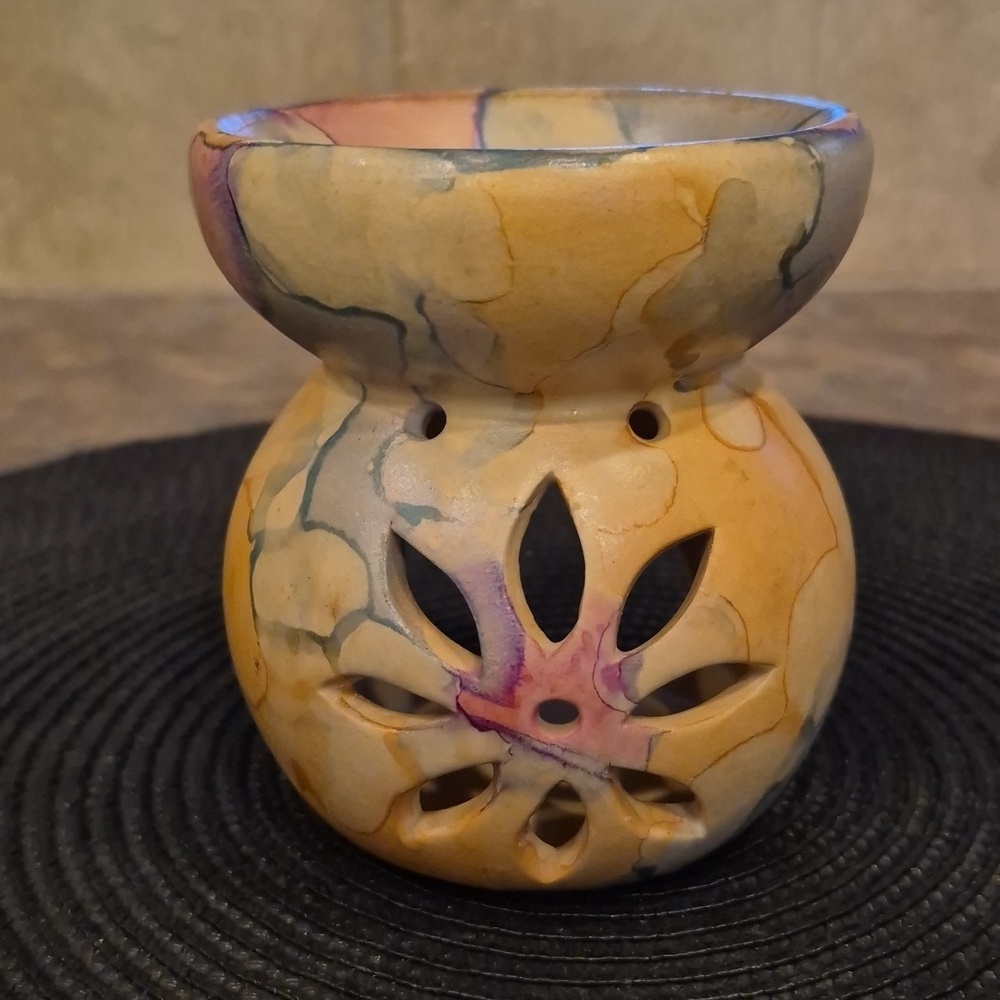 MULTICOLOR Ceramic Lotus Design Detail Oil or Wax Melt Warmer - Picture 2 of 15